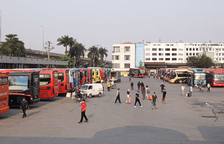 Xe khách phải tuân thủ quy định vào bến xe hoạt động. Ảnh minh họa