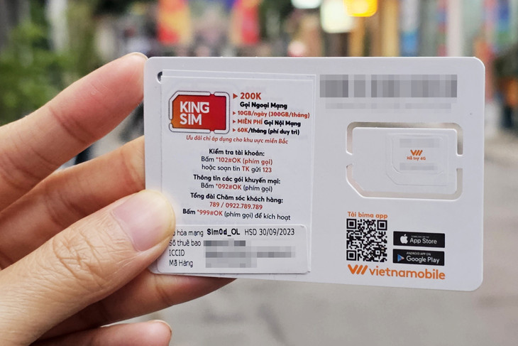 Người dùng hiện vẫn có thể dễ dàng mua SIM kích hoạt sẵn từ các đại lý