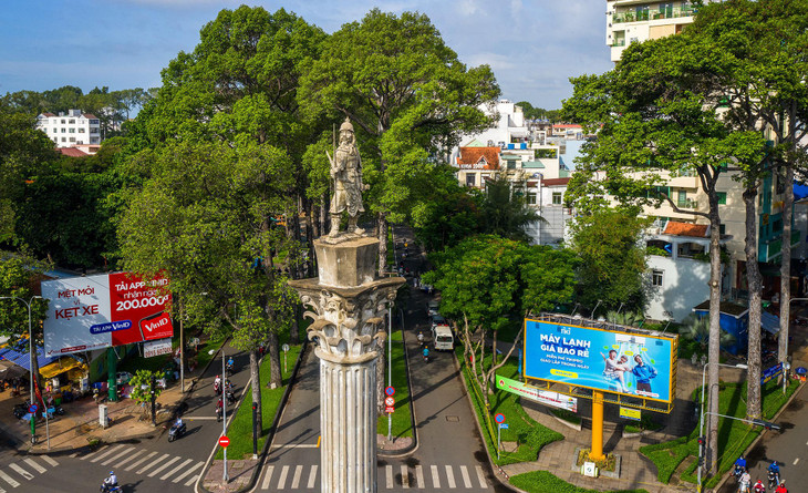 Tượng đài An Dương Vương khi chưa tu sửa