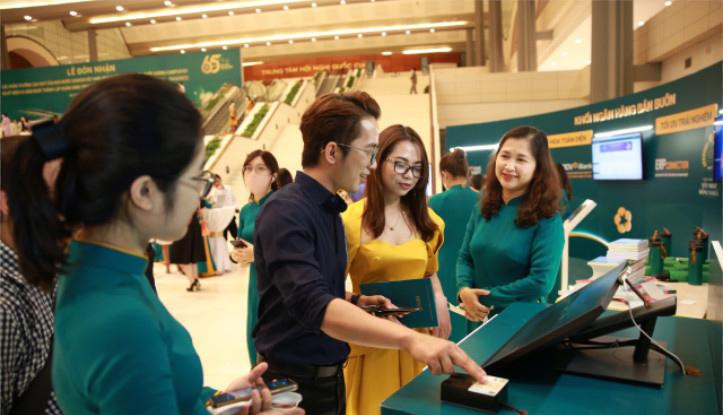 Một số chi nhánh ngân hàng đã thực hiện thí điểm rút tiền bằng thẻ căn cước công dân gắn chip.