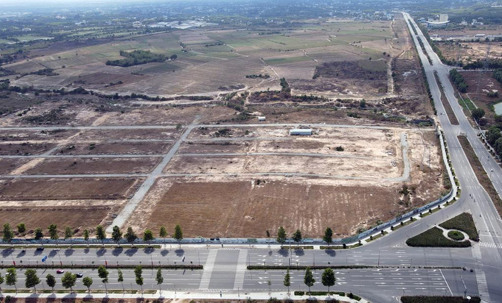 Khu đất 43 ha có hai mặt tiền đường, được xem là "đất vàng" ở Bình Dương. Ảnh: Phước Tuấn