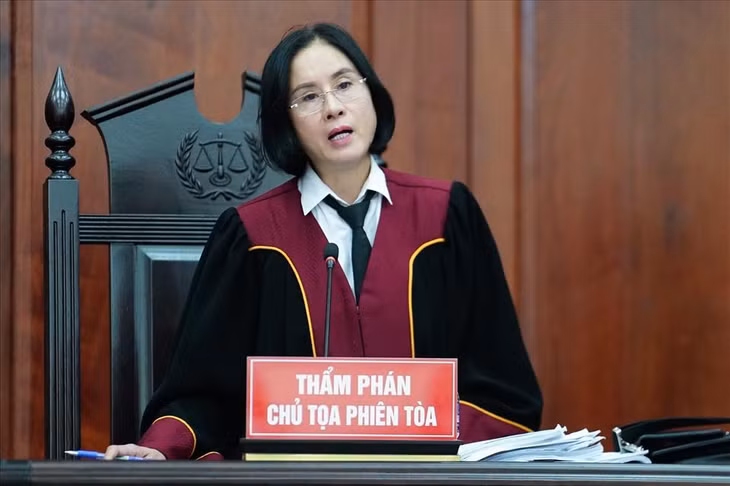 HĐXX tuyên bố hoãn phiên tòa