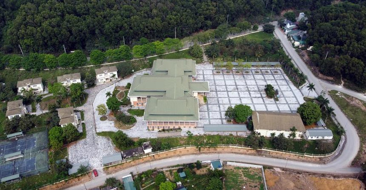 Toàn cảnh Trung tâm Hội nghị Hàm Rồng bị bỏ hoang Toàn cảnh Trung tâm Hội nghị Hàm Rồng bị bỏ hoang