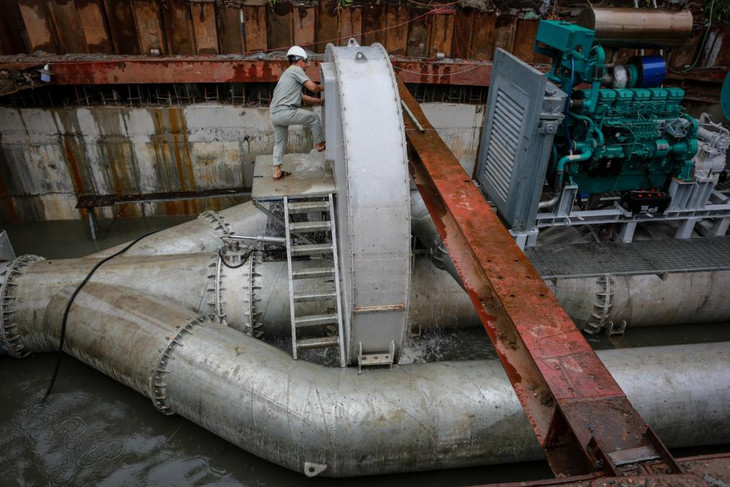 TP.HCM quyết định dừng thuê máy bơm được vận hành chống ngập cho đường Nguyễn Hữu Cảnh