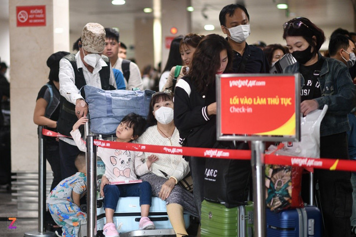 Hơn 85.000 người rời TP.HCM trên các chuyến bay ngày 27 Tết