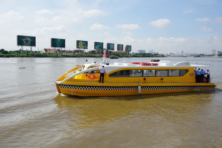 TP.HCM có nhiều lợi thế phát triển du lịch đường thủy. TP.HCM có nhiều lợi thế phát triển du lịch đường thủy.