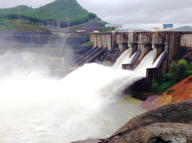 Hồ thủy điện Hương Điền nhận lệnh tăng lưu lượng điều tiết nước về hạ du nhằm bảo đảm an toàn công trình và ứng phó mưa lũ Hồ thủy điện Hương Điền nhận lệnh tăng lưu lượng điều tiết nước về hạ du nhằm bảo đảm an toàn công trình và ứng phó mưa lũ
