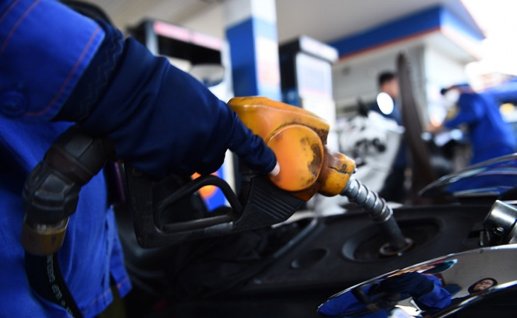 Chính phủ đề xuất giảm thuế môi trường với xăng dầu hết năm sau Chính phủ đề xuất giảm thuế môi trường với xăng dầu hết năm sau