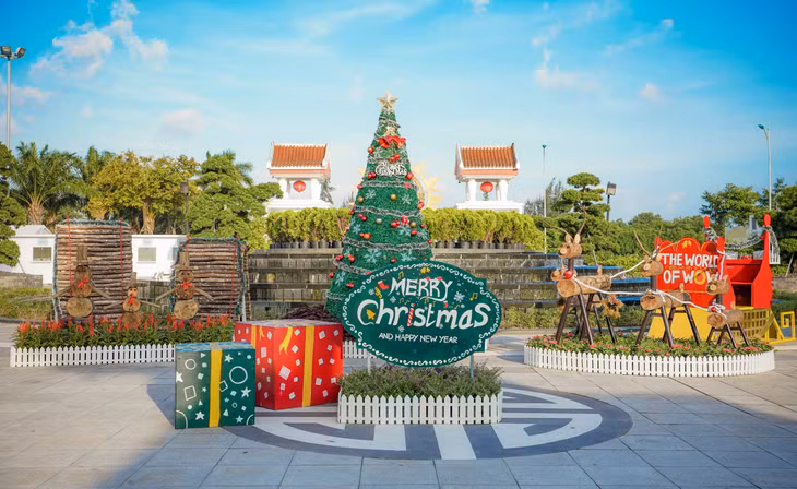Tiểu cảnh trang trí Giáng sinh tại Công viên Châu Á