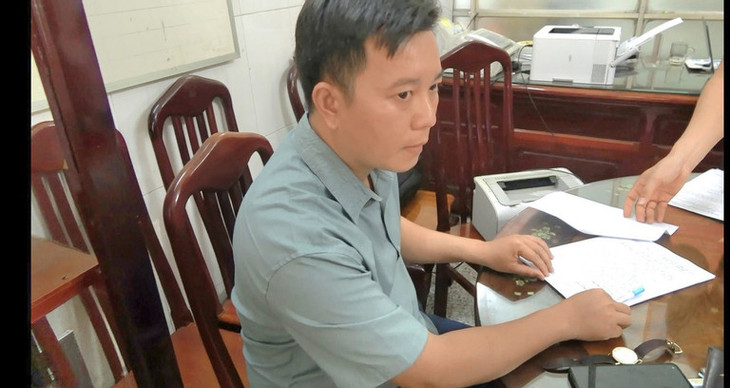 Đối tượng Ngô Anh Vũ - nguyên đăng kiểm viên Trung tâm đăng kiểm kiểm cơ giới 62-02D vừa bị công an khởi tố, bắt giữ về tội nhận hối lộ