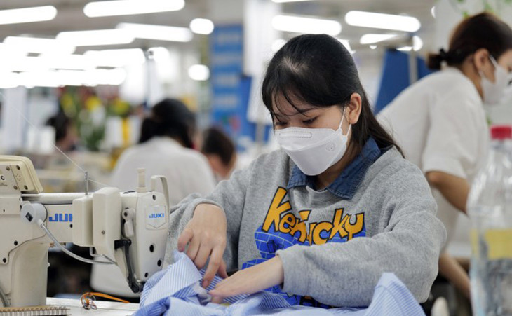 Giờ vào ca của công nhân Tổng công ty May 10, Hà Nội