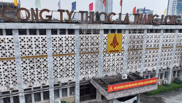 Nhà máy của Công ty Thuốc lá Thăng Long tại số 235 Nguyễn Trãi, Hà Nội