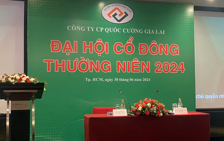 Bà Nguyễn Thị Như Loan vắng mặt, QCG họp cổ đông bất thành