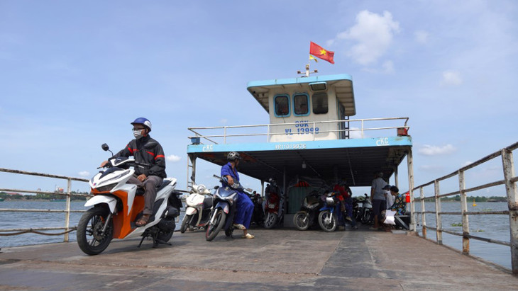 Phà qua sông Hậu