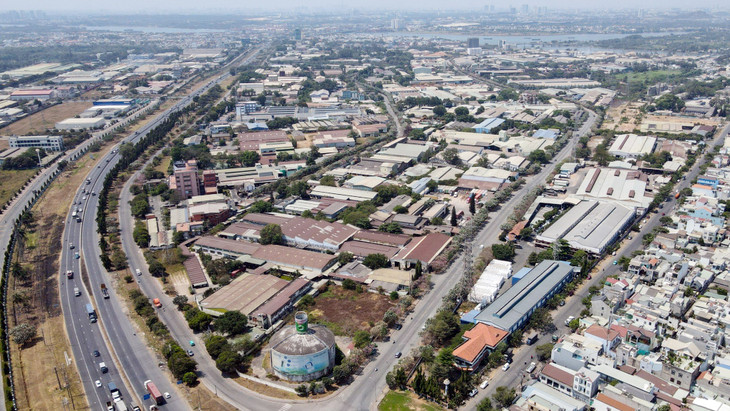Toàn cảnh Khu công nghiệp Biên Hòa 1 chạy dọc quốc lộ Toàn cảnh Khu công nghiệp Biên Hòa 1 chạy dọc quốc lộ