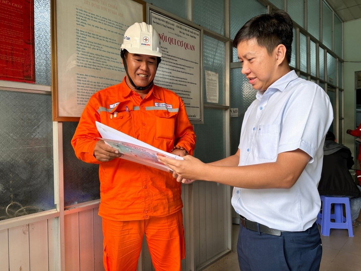 Điện lực Sa Đéc (Đồng Tháp) tuyên truyền tiết kiệm điện tại các đơn vị hành chính sự nghiệp Điện lực Sa Đéc (Đồng Tháp) tuyên truyền tiết kiệm điện tại các đơn vị hành chính sự nghiệp