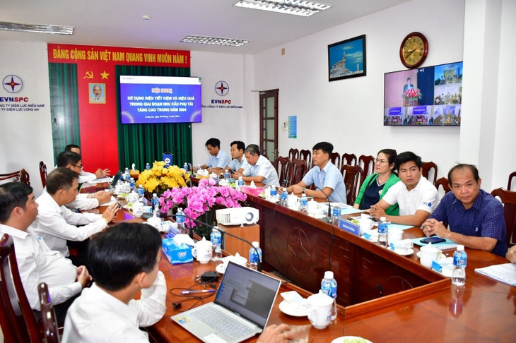 Công ty Điện lực Long An tổ chức hội nghị sử dụng điện tiết kiệm, hiệu quả trong giai đoạn nhu cầu phụ tải tăng cao Công ty Điện lực Long An tổ chức hội nghị sử dụng điện tiết kiệm, hiệu quả trong giai đoạn nhu cầu phụ tải tăng cao