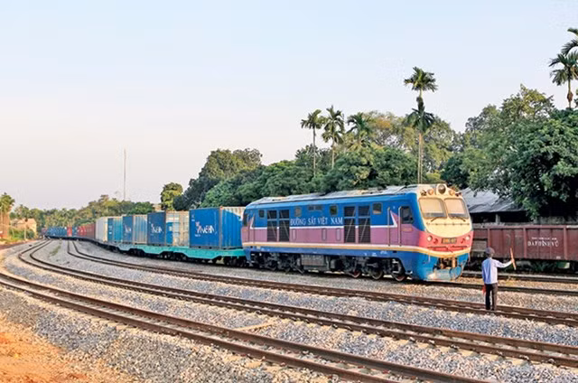 Tuyến đường sắt từ Vũng Áng đến Lào dự kiến được đầu tư theo phương thức đối tác công tư. Ảnh minh họa
