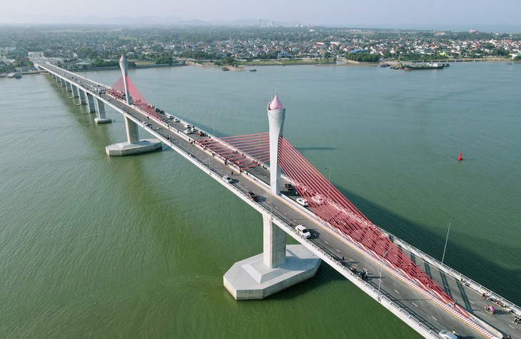 Cầu Cửa Hội nối hai tỉnh Hà Tĩnh - Nghệ An Cầu Cửa Hội nối hai tỉnh Hà Tĩnh - Nghệ An