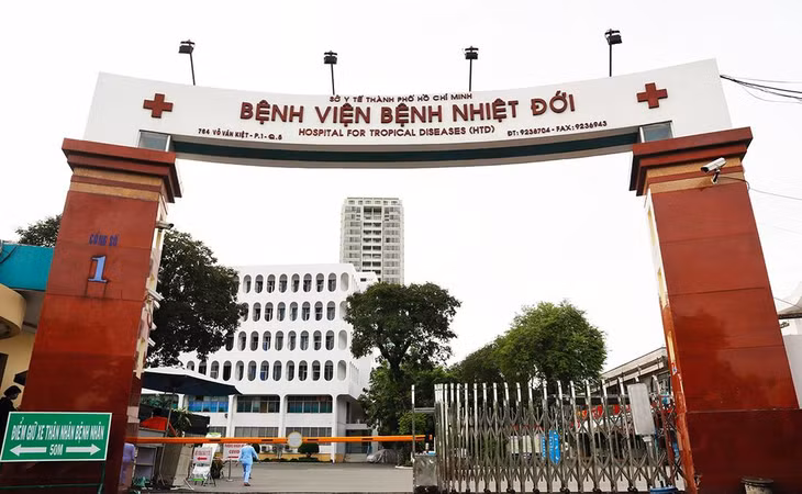 Bệnh viện Bệnh nhiệt đới TP.HCM ghi nhận 3 nhân viên nghi mắc Covid-19