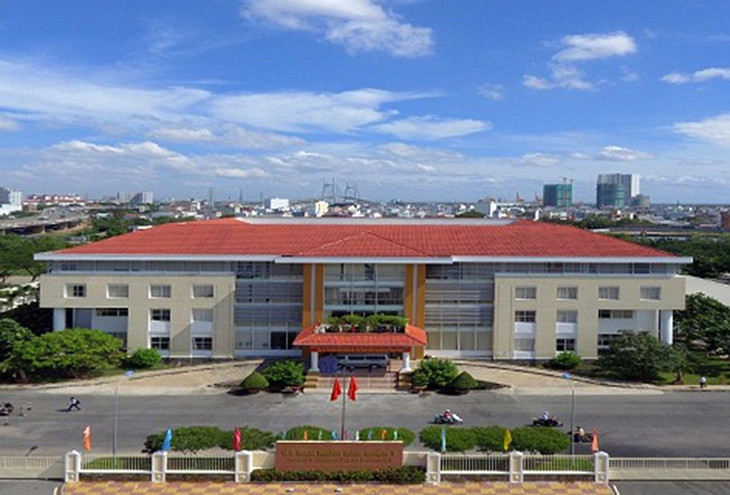 Trụ sở UBND Quận 7 ở đường Tân Phú, phường Tân Phú