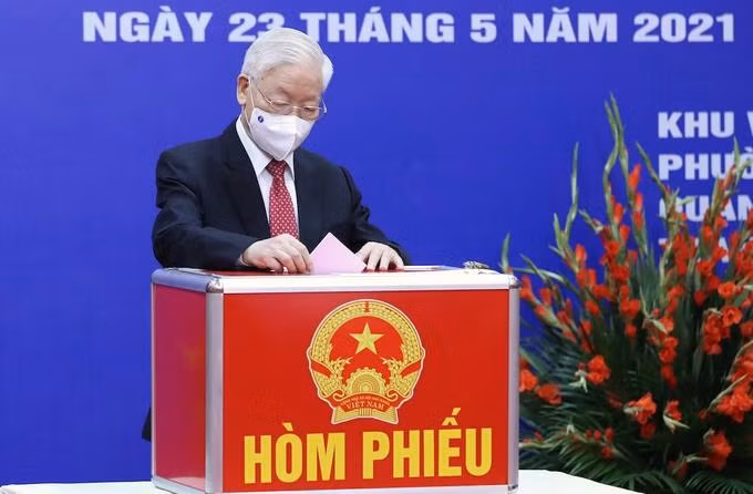 Tổng bí thư Nguyễn Phú Trọng thực hiện quyền cử tri tại Hà Nội