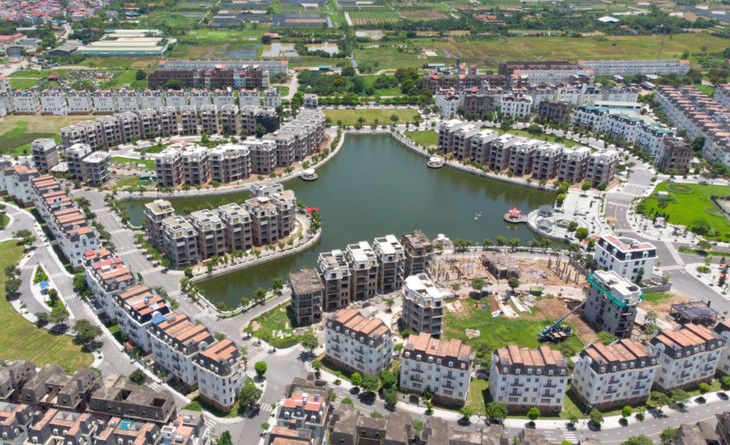 Khu đô thị Lideco được xây dựng với khoảng 650 căn biệt thự mang phong cách châu Âu, dự kiến sẽ có 4.200 cư dân sinh sống. Nhưng đến nay hàng trăm biệt thự tại dự án khu đô thị Lideco vẫn vắng bóng người ở.