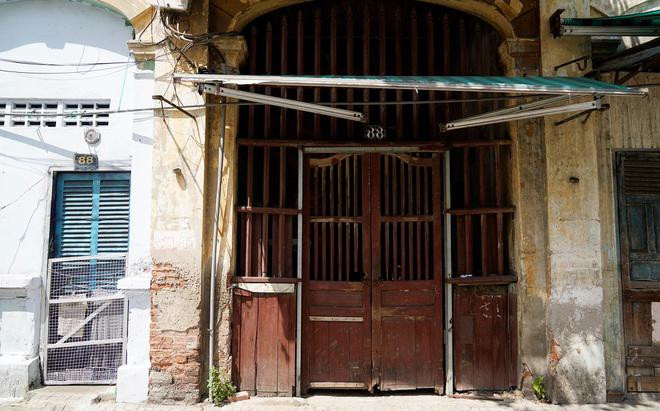 Kết quả thanh tra cho thấy, UBND TPHCM chấp thuận cho chuyển mục đích sử dụng đất và giao cho Công ty Phát triển Địa ốc Sài Gòn 5 làm chủ đầu tư xây dựng các chung cư theo quy hoạch không thông qua đấu giá quyền sử dụng đất là không đúng quy định của pháp luật. Chủ đầu tư còn chậm triển khai dự án và Thanh tra Chính phủ đề nghị UBND TPHCM xem xét thu hồi dự án theo quy định. Kết quả thanh tra cho thấy, UBND TPHCM chấp thuận cho chuyển mục đích sử dụng đất và giao cho Công ty Phát triển Địa ốc Sài Gòn 5 làm chủ đầu tư xây dựng các chung cư theo quy hoạch không thông qua đấu giá quyền sử dụng đất là không đúng quy định của pháp luật. Chủ đầu tư còn chậm triển khai dự án và Thanh tra Chính phủ đề nghị UBND TPHCM xem xét thu hồi dự án theo quy định.