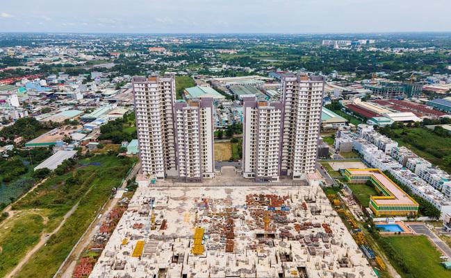 Khu dân cư Tầm Nhìn do Công ty TNHH Đầu tư Địa ốc Khang An làm chủ đầu tư. Dự án có diện tích hơn 59.200 m2, trong đó 54.800 m2 đất nông nghiệp, nhà đất do các hộ dân quản lý và sử dụng, còn lại hơn 4.400 m2 là kênh mương do Nhà nước quản lý. Khu dân cư Tầm Nhìn do Công ty TNHH Đầu tư Địa ốc Khang An làm chủ đầu tư. Dự án có diện tích hơn 59.200 m2, trong đó 54.800 m2 đất nông nghiệp, nhà đất do các hộ dân quản lý và sử dụng, còn lại hơn 4.400 m2 là kênh mương do Nhà nước quản lý.