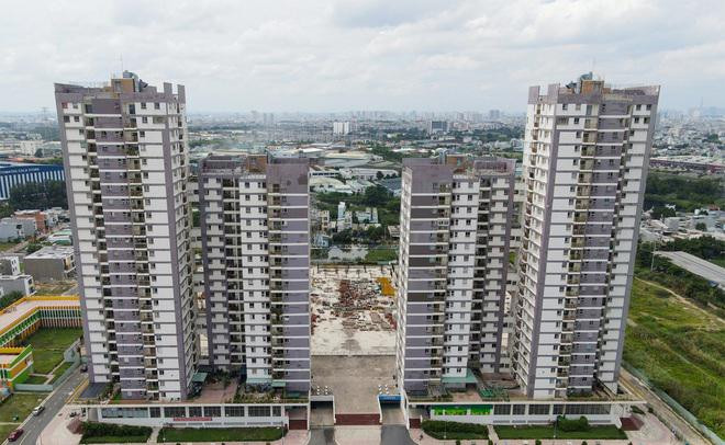 Công ty Địa ốc Khang An được chuyển mục đích sử dụng toàn bộ hơn 59.200 m2 đất để đầu tư xây dựng KDC khi dự án không có trong kế hoạch sử dụng đất, chuyển đất nông nghiệp để xây dựng khu dân cư, không có tên trong danh mục các dự án có nhu cầu sử dụng đất trong kế hoạch sử dụng đất 5 năm của TPHCM giai đoạn 2001-2005 được Thủ tướng phê duyệt. Công ty Địa ốc Khang An được chuyển mục đích sử dụng toàn bộ hơn 59.200 m2 đất để đầu tư xây dựng KDC khi dự án không có trong kế hoạch sử dụng đất, chuyển đất nông nghiệp để xây dựng khu dân cư, không có tên trong danh mục các dự án có nhu cầu sử dụng đất trong kế hoạch sử dụng đất 5 năm của TPHCM giai đoạn 2001-2005 được Thủ tướng phê duyệt.