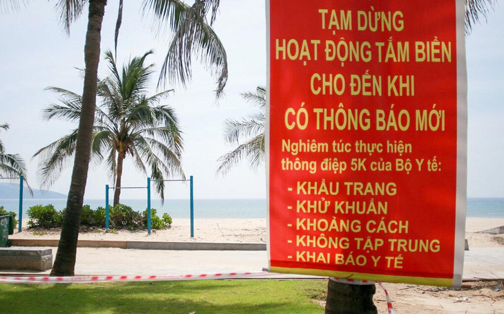 Đà Nẵng lần thứ hai phải cấm tắm biển trong đợt dịch từ ngày 3/5 đến nay