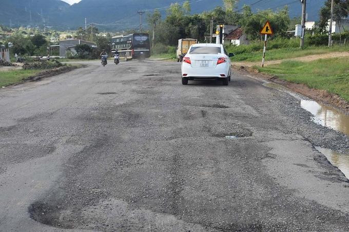 Tuyến quốc lộ 19, đoạn qua huyện Đăk Pơ, Gia Lai xuống cấp nhiều năm nay Tuyến quốc lộ 19, đoạn qua huyện Đăk Pơ, Gia Lai xuống cấp nhiều năm nay