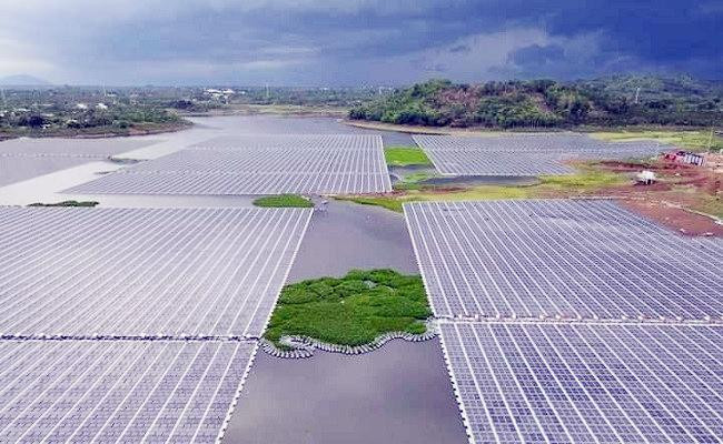 Công trình điện mặt trời nổi trên hồ Tầm Bó của Công ty TNHH Phát triển năng lượng CY Công trình điện mặt trời nổi trên hồ Tầm Bó của Công ty TNHH Phát triển năng lượng CY