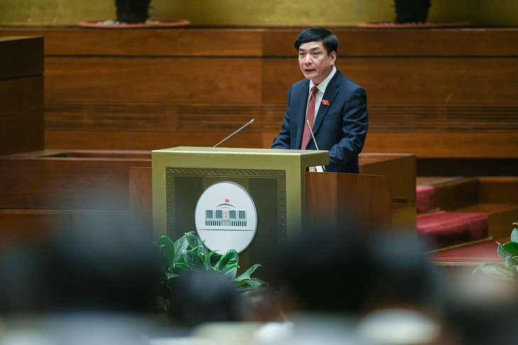 Tổng Thư ký Quốc hội, Chủ nhiệm Văn phòng Quốc hội Bùi Văn Cường trình bày Báo cáo giải trình, tiếp thu, chỉnh lý dự thảo Nghị quyết về thí điểm một số cơ chế, chính sách đặc thù phát triển thành phố Buôn Ma Thuột (tỉnh Đắk Lắk)