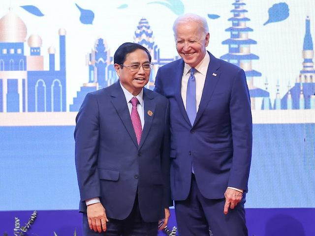 Thủ tướng Phạm Minh Chính và Tổng thống Hoa Kỳ Joe Biden tại Hội nghị Cấp cao ASEAN - Hoa Kỳ lần thứ 10 - Ảnh: VGP