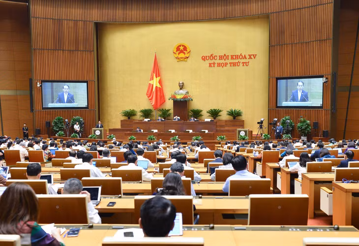 Chủ nhiệm Ủy ban Pháp luật của Quốc hội Hoàng Thanh Tùng trình bày Báo cáo giải trình, tiếp thu, chỉnh lý dự thảo Luật Thực hiện dân chủ ở cơ sở.