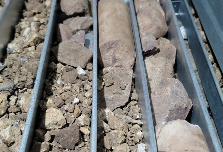 Đất hiếm ở một mỏ ở Tây Bắc Việt Nam Đất hiếm ở một mỏ ở Tây Bắc Việt Nam