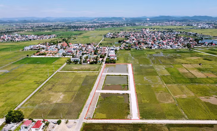 56 lô đất ở xã Quỳnh Hưng (khoanh đỏ) được huyện Quỳnh Lưu đề nghị tỉnh thanh tra