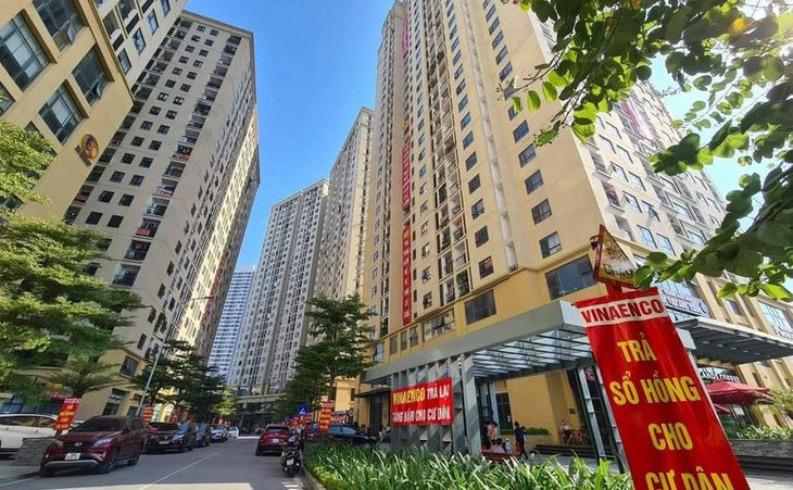 Cư dân chung cư New Horizon City nhiều lần căng băng rôn đòi chủ đầu tư trả sổ hồng