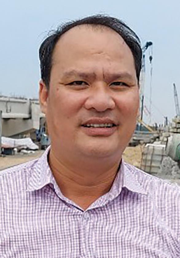 Ông Ngô Đông Chí, đại diện Tổng công ty Xây dựng công trình giao thông 6 (Cienco6) tại công trình xây dựng cầu Vàm Cái Sứt (tỉnh Đồng Nai)