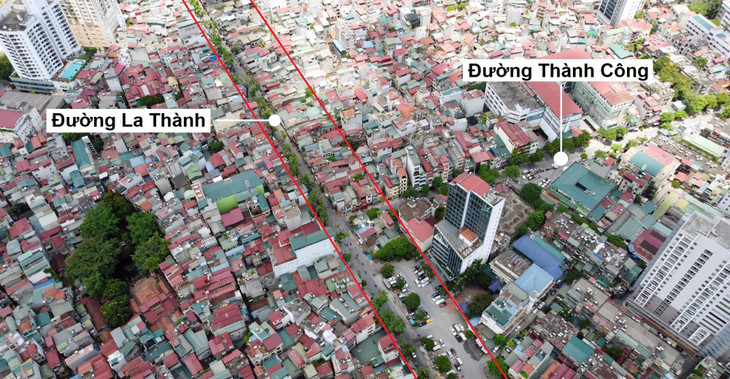 Từ tòa nhà VTV, các nhà dân thuộc diện thu hồi chủ yếu là bên phải theo hướng về nút giao La Thành - Giảng Võ - Láng Hạ.