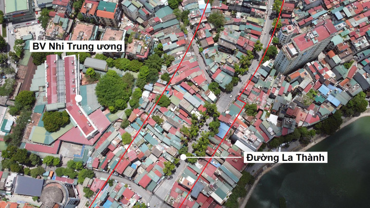 Đoạn tiếp giáp với Bệnh viện Nhi Trung ương và hồ Ngọc Khánh cũng tương tự.