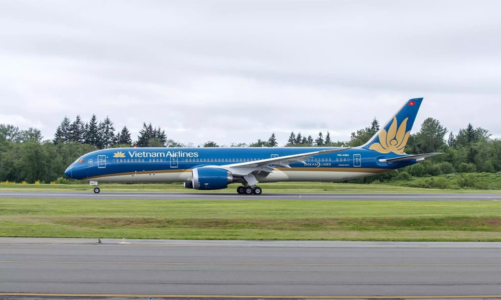 Chuyến bay Vietnam Airlines hạ cánh cứu em bé người Nhật Chuyến bay Vietnam Airlines hạ cánh cứu em bé người Nhật
