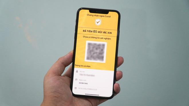 Tình trạng người dân tiêm xong nhưng chưa nhận được chứng nhận do hệ thống chưa kịp cập nhật thông tin từ các cơ sở y tế.