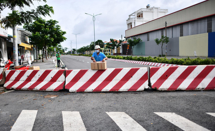 Các chốt kiểm dịch liên khu phố dừng hoạt động, riêng chốt liên phường, liên huyện, liên tỉnh tiếp tục được duy trì.