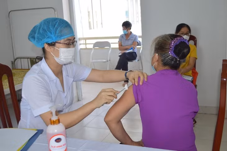 Người tình nguyện tiêm thử nghiệm vaccine Covivac giai đoạn hai tại huyện Vũ Thư, tỉnh Thái Bình