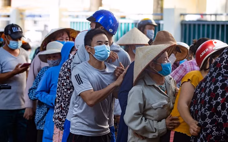 Lao động tại Hà Nội không có tạm trú được hỗ trợ 500.000 đồng