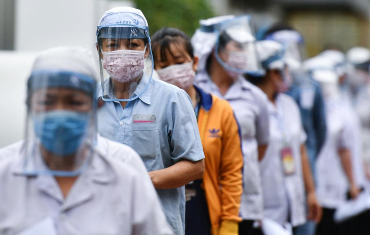 UBND tỉnh cho phép các doanh nghiệp tiếp tục sản xuất thực hiện đăng ký hoạt động theo mô hình &quot;3 xanh&quot; gồm &quot;nhà máy, nhà trọ và công nhân&quot;.