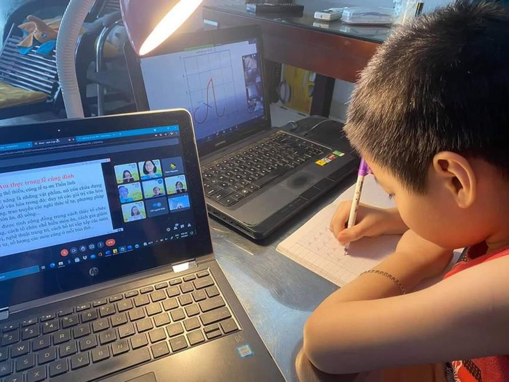 Song song với việc dạy học trực tuyến, TP.HCM dạy học trên truyền hình cho học sinh tiểu học từ ngày 13/9