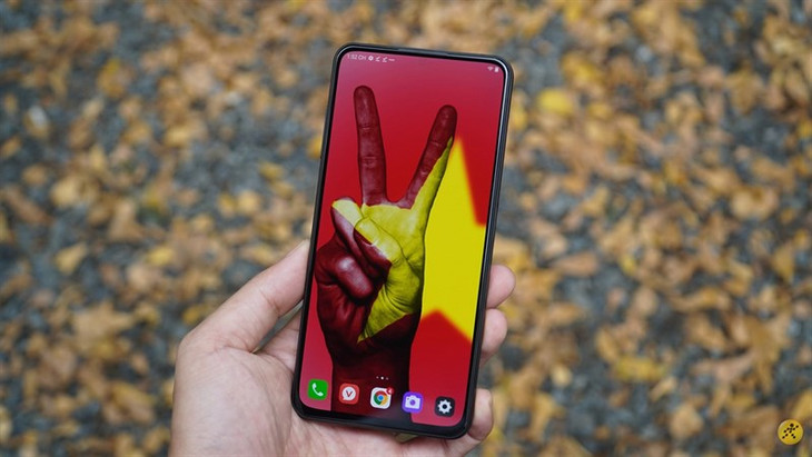 Vsmart Aris Pro - chiếc điện thoại thông minh tiên phong sở hữu công nghệ camera ẩn dưới màn hình Vsmart Aris Pro - chiếc điện thoại thông minh tiên phong sở hữu công nghệ camera ẩn dưới màn hình